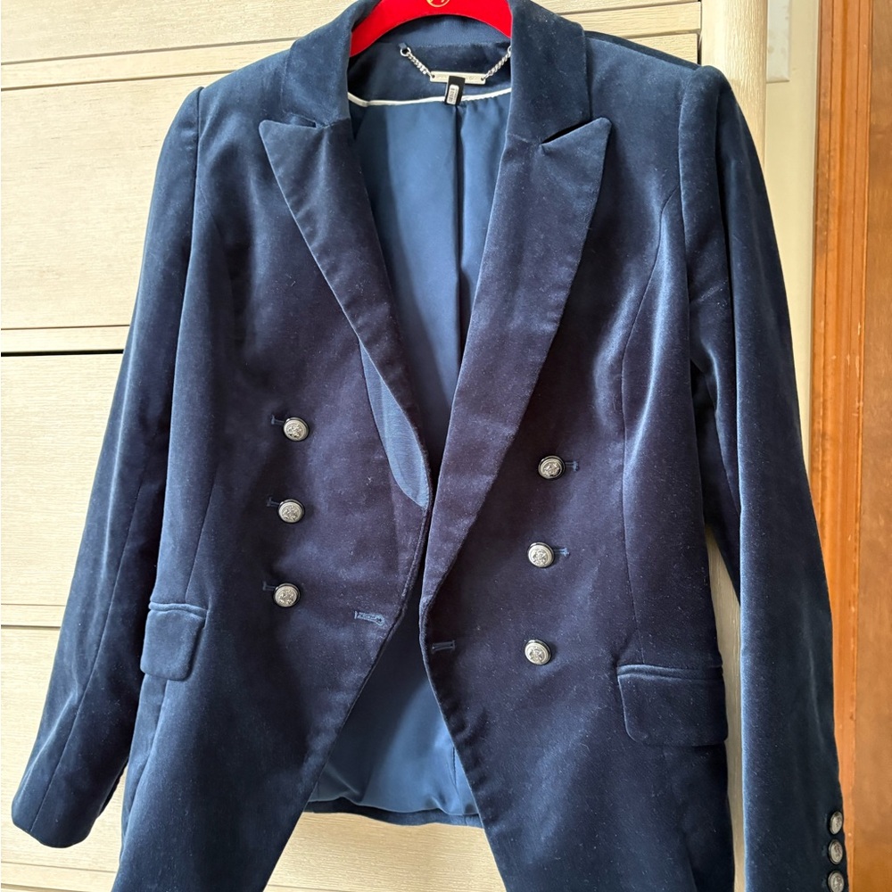 Elegant Navy Blue Blazer